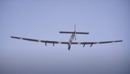 Американці створили важкий дрон на сонячних батареях: може тижнями бути в небі