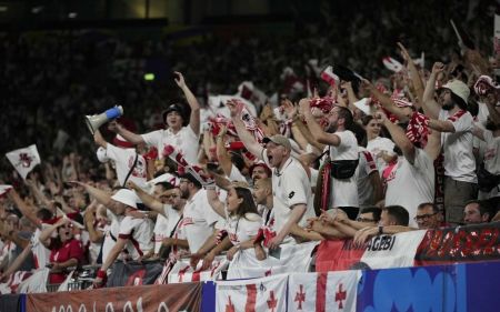 “Путін — х**ло” знову лунає: грузинські фанати запалили на матчі Ліги націй проти України (відео)