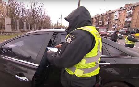 Автомобілістів почали штрафувати за пальне: “встрягти” може кожен