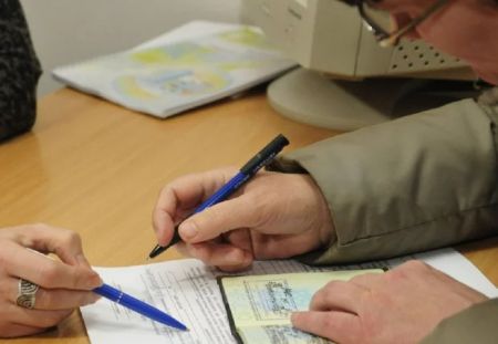 Пенсію більше не побачите: кому із літніх українців терміново треба прийти до “Ощадбанку”