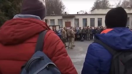 Потрібно більше людей: в Україні заговорили про мобілізацію з 23 років