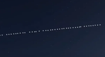Небо над Києвом освітлили супутники Starlink від Ілона Маска