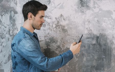 Українці скаржаться на роботу годинників у смартфонах — у Генштабі зробили важливу заяву