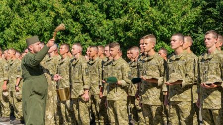 16-річних юнаків ТЦК змушують підписувати згоду на військову службу: батьки обурені