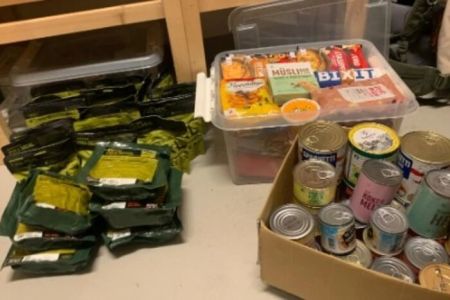 «Готуйте запаси для війни»: у Норвегії родини отримали «тривожну» брошуру