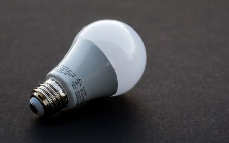 В уряді пояснили, хто залишиться зі світлом навіть під час відключень