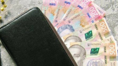 До 187 000 гривень: розкрито реальні пенсії українських чиновників та суддів