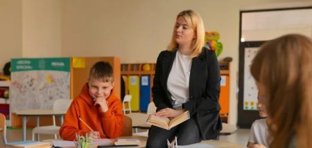 “Вчительську тисячу” отримають не всі: кого не внесли до списку