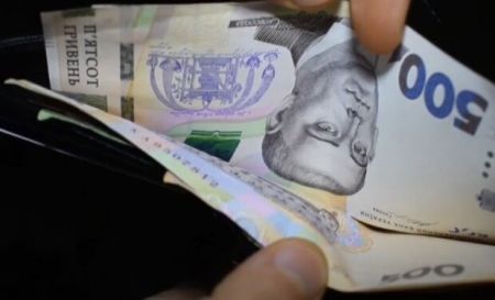 Нові податки замість подарунків на Новий рік доведуть до відчаю: “сюрприз” уже чекає українців