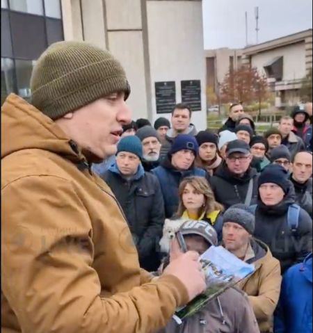 У Києві розпочався справжній хаос: сотні чоловіків та жінок штурмують ТЦК