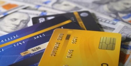 Банки ще жорсткіше обмежать переказ грошей з карт: контроль стане “нестерпним”