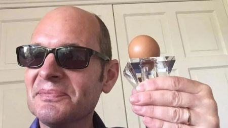 Чоловік купив ідеально кругле яйце та розбагатів