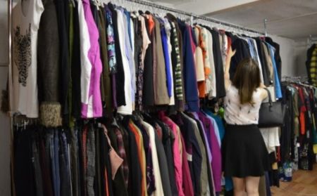 Як позбутися запаху секонд-хенду з одягу: найкращі методи