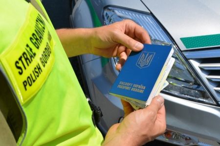 Поляки депортували тисячі українців: їм заборонили в’їзд до Шенгену