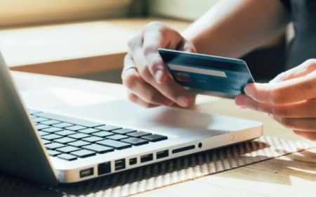 Польща посилить контроль за фінансами українців: кому загрожує блокування рахунків