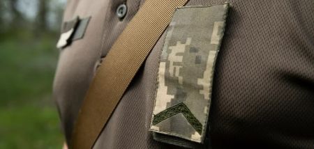 Українців штрафуватимуть за “незаконну” форму одягу: скільки доведеться заплатити