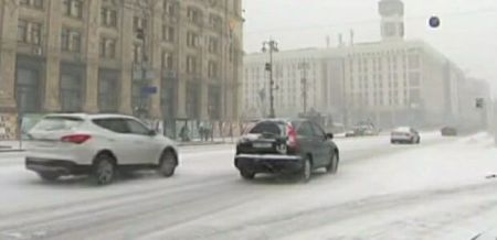 Усіх, хто має авто, терміново попередили: частина палива замерзне прямо в баку