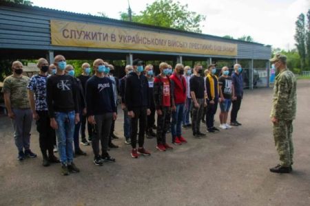 Систему мобілізації хочуть оновити: молодь рушить до ТЦК
