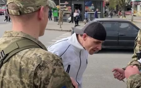 Військовий поскаржився на роботу у ТЦК: цивільні налаштовані агресивно