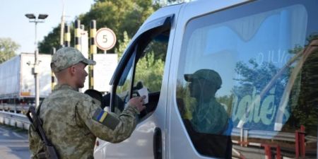 “Зелене світло” на кордоні: частині чоловіків дозволили залишити Україну – хто у списку