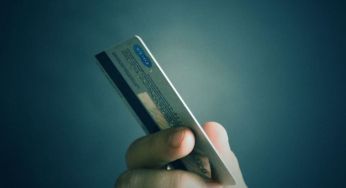 Шахраї обікрали жінку на 400 000 гривень: подробиці схеми