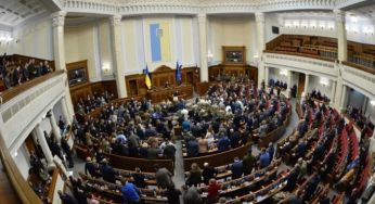 Зарплати понад 100 тис. грн за місяць: хто з чиновників отримує більше, ніж військові