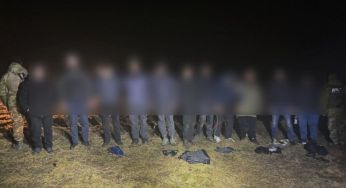 Вимагали 10 тис. дол на криптогаманець: прикордонники затримали 10 “клієнтів” та водія