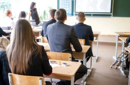 Студентів відрахують, навіть якщо відмінні знання: яку причину вигадали