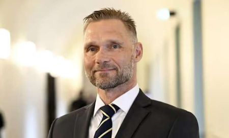 П’яного політика викинули з літака Finnair: він голосно кричав, що він депутат