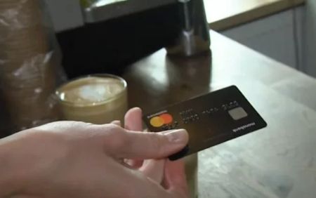 Без попередження та видимих причин: Monobank сковує клієнтів обмеженнями