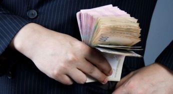 У них життя-малина: українцям показали, як виросли зарплати чиновників