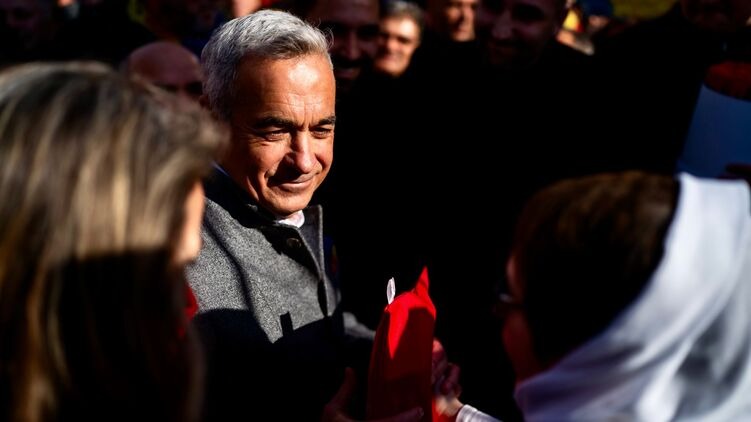 Кандидат у президенти Румунії назвав Україну “вигаданою державою” і зазіхнув на її частину