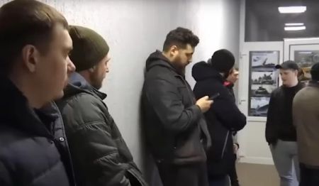 Мобілізація українців в Польщі: Варшава відреагувала на повістки біженцям