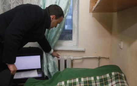 Школи, лікарні та житлові будинки – залишаться без тепла: газовиків можуть мобілізувати