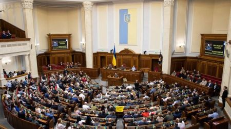 Рада хоче змусити ЗМІ видаляти негативні коментарі щодо чиновників