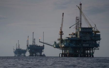 США заборонили видобуток нафти й газу на шельфах двох океанів