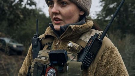 Україна тримається завдяки добровольцям і дідам 55+: Михайлова рознесла «плюшки» для молоді