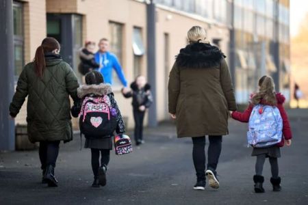 Школи чекають великі зміни: тривожні кнопки, металодетектори та поліцейські