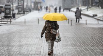 Місцями мокрий сніг та дощ: прогноз погоди на 2 лютого