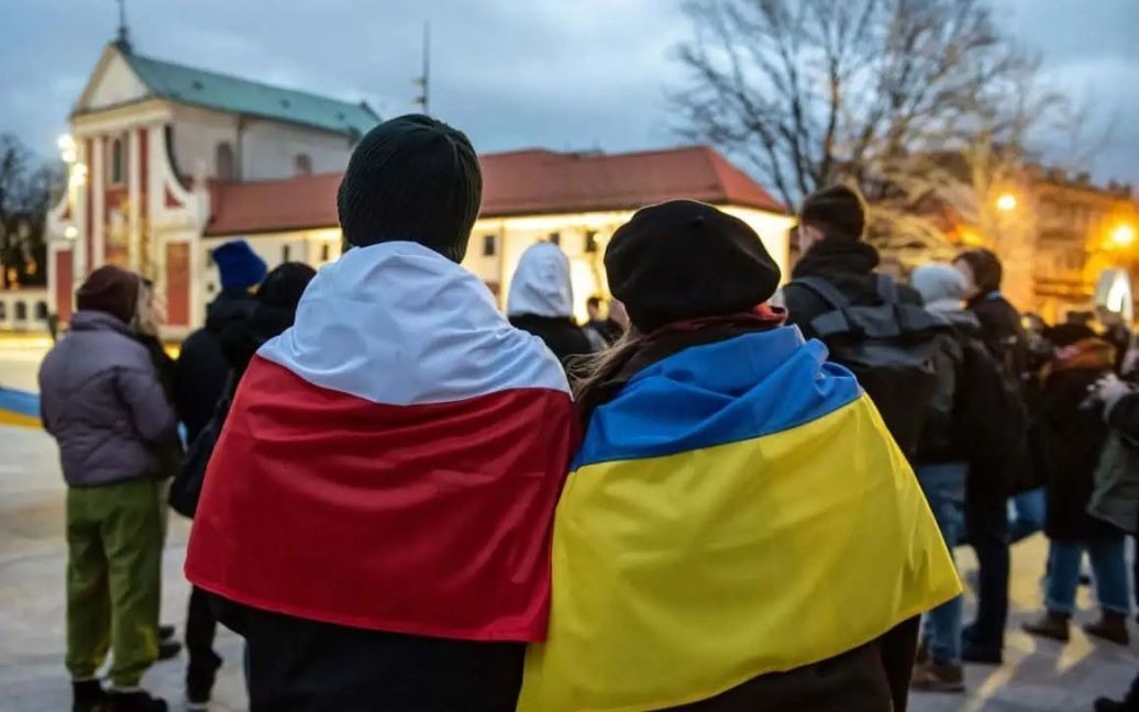У Польщі жінка не пускала у свій заклад українців: називала бидлом та голотою