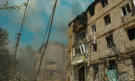 Замість реальної допомоги – золоті годинники: місцева влада Торецька закуповує прикраси