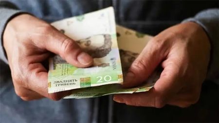 Вже вирішено: у ПФУ пояснили кому, чому і на скільки уріжуть пенсії