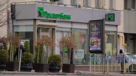 ПриватБанк вимагає повернути 117 тис. грн — чи вдалося клієнтці відстояти правду в суді