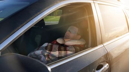 30 000 євро штрафу та ув’язнення: чому у Франції заборонено спати в машині