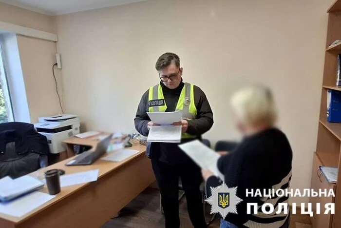 Розтрата на асфальті: у Києві чиновниця підозрюється у зловживанні на 850 тис. грн