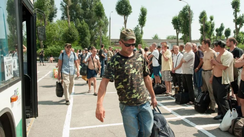 Втекли, але не сховалися: ТЦК мобілізуватимуть українців з-за кордону