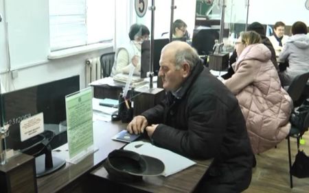 На хліб з маслом не вистачить: яку пенсію можна отримати, маючи 20 років стажу