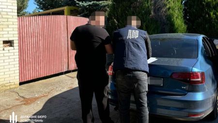 Аферисти у погонах: правоохоронці вимагали у лікаря хабар