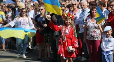 Кому найменше довіряють українці: результати опитування