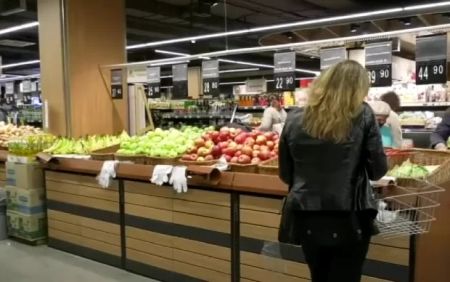 Фрукти не по кишені: у супермаркетах рекордно подорожчали яблука, банани та апельсини